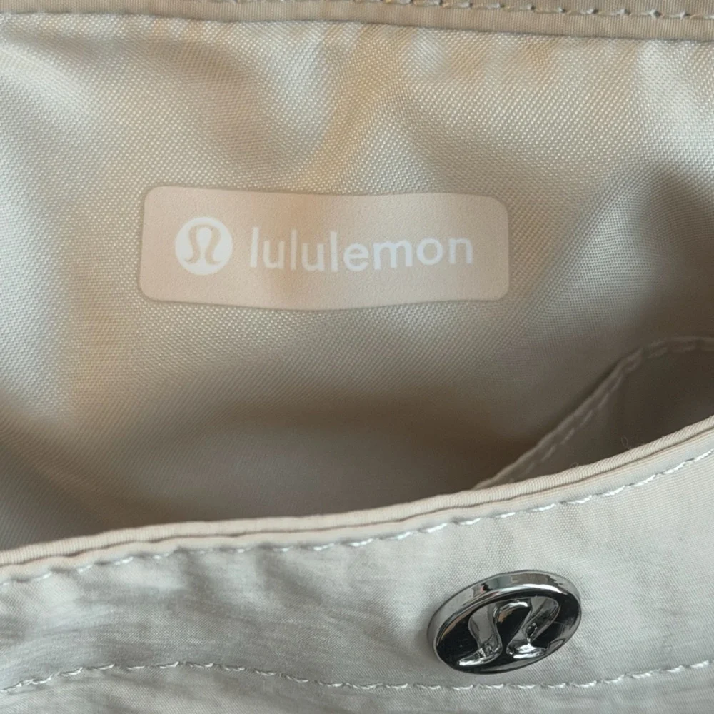 New Lululemon Daily Multi-Pocket Tote Bag 20L
